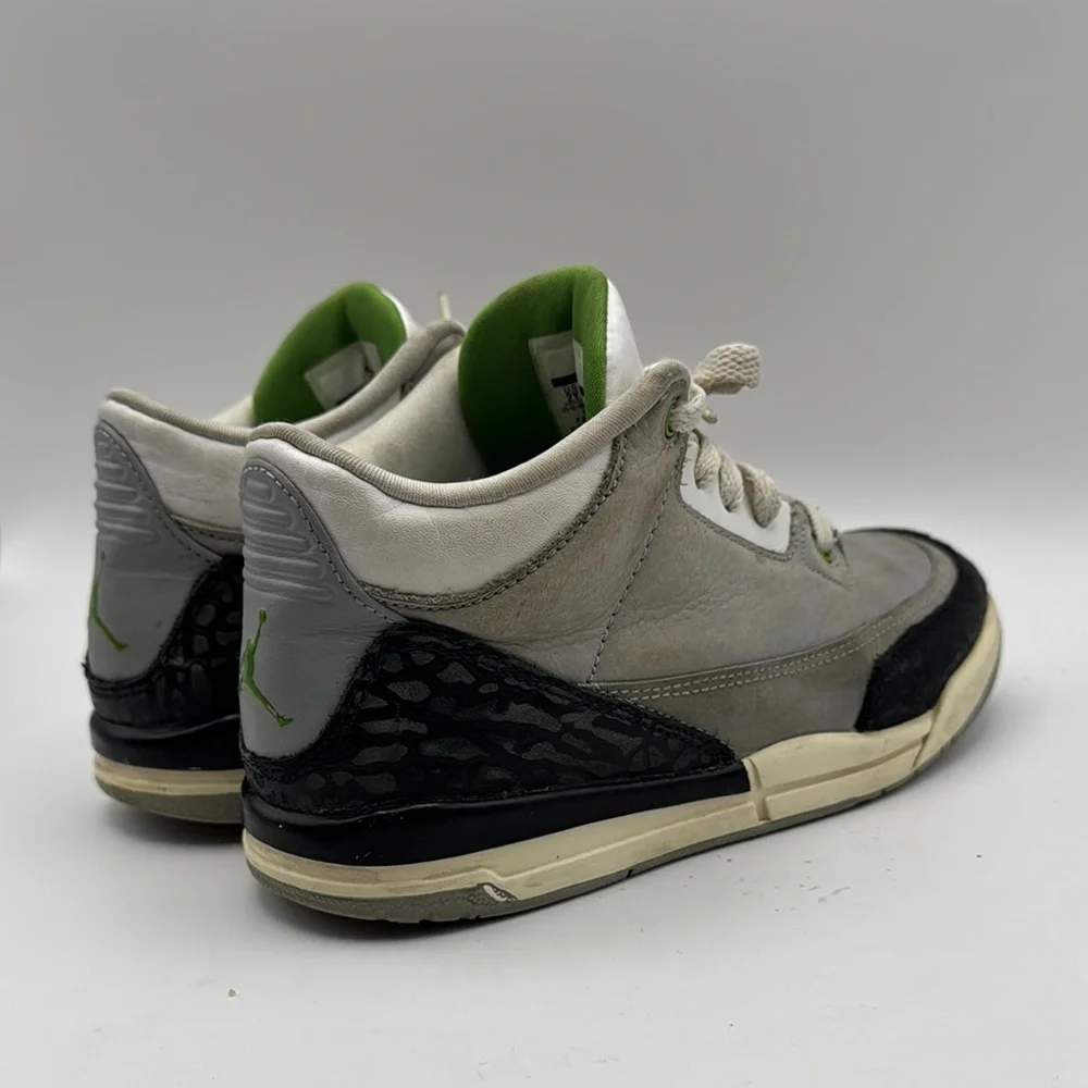 Air Jordan 3‎ Retro Basketball Sneakers Grey Black Green Youth Size 2Y